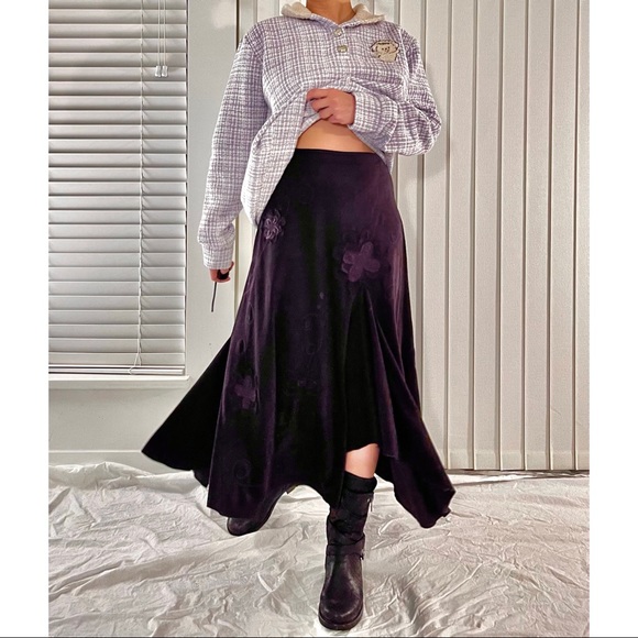 Gorgeous floral dark purple midi skirt - Picture 2 of 7